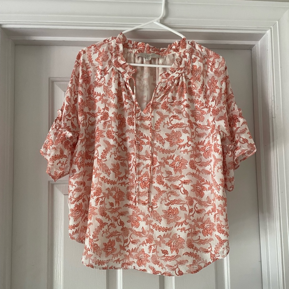 LOFT short sleeved floral blouse